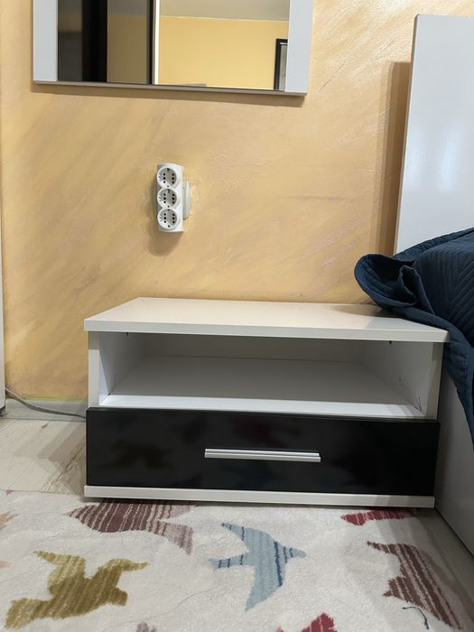 Продавам обзавеждане за спалня