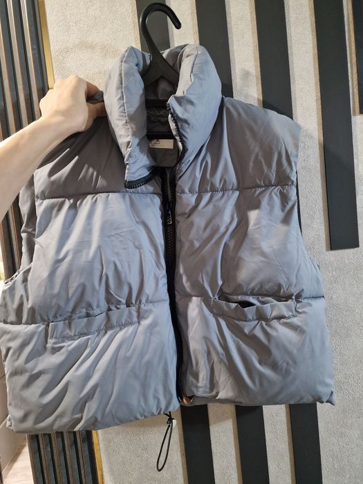 Женские безрукавки.