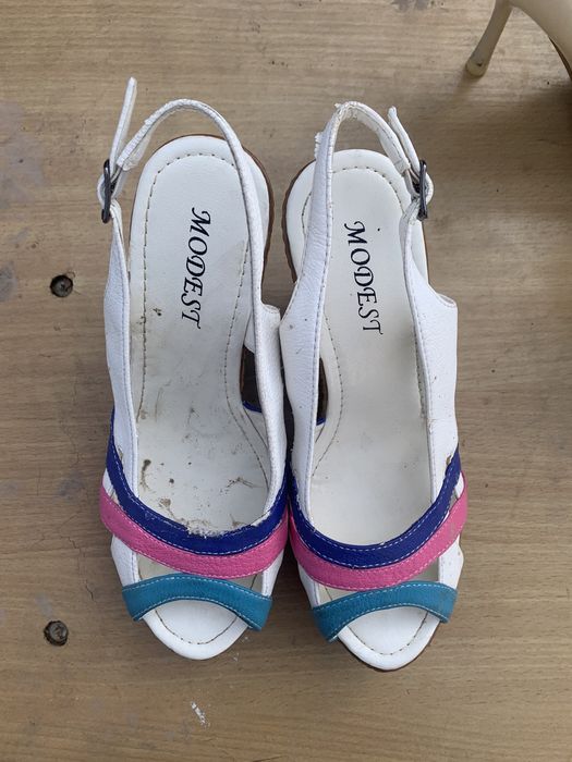 Аяк ким 12 пар сатылады