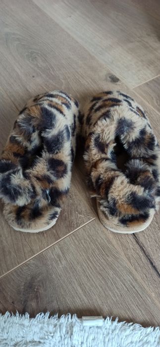 Домашни пантофи с пухкава подплата. Детски.