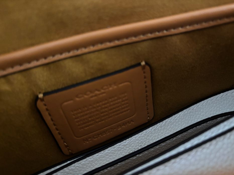 Чанта COACH бял цвят