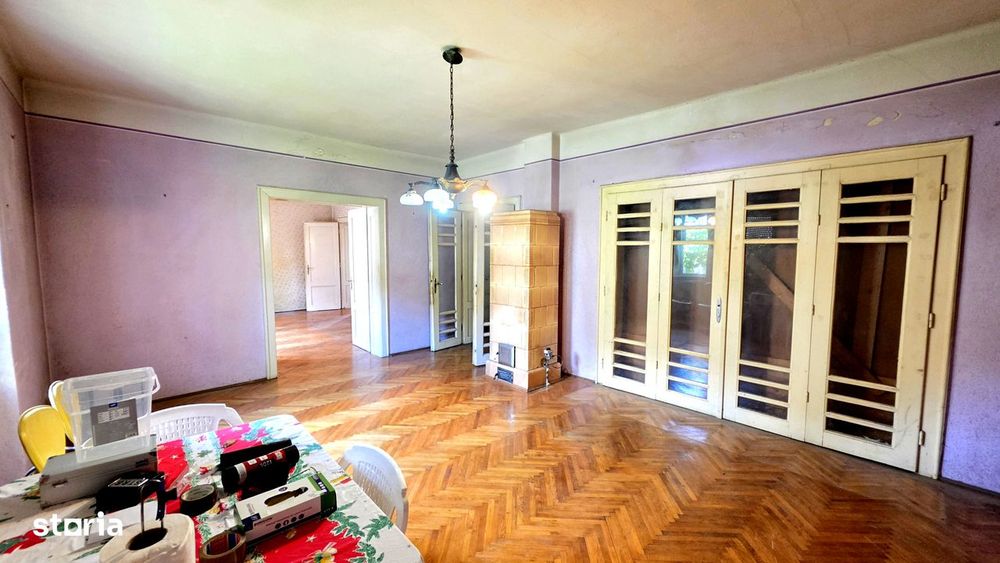 Apartament cu 4 camere , garaj si teren de 420 mp de vanzare zona Sub