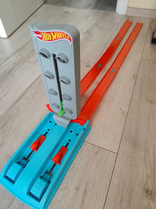 Писти Hot Wheels