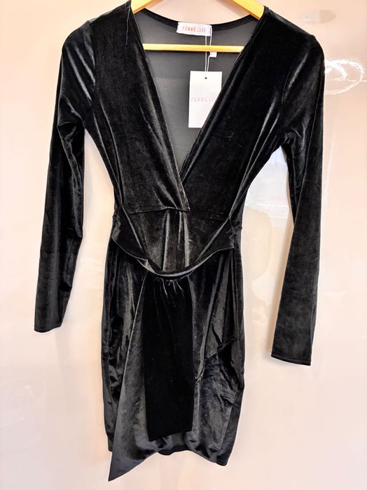 Официална черна рокля плюш С рр