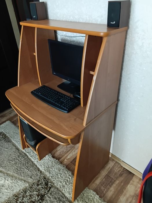 Компьютерный стол