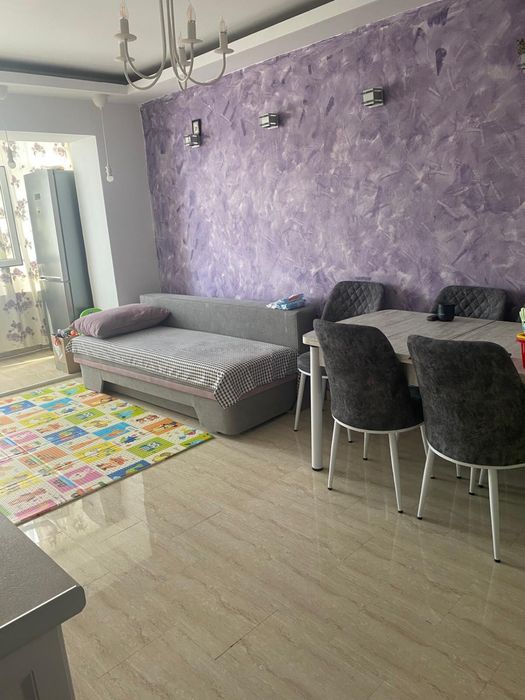 Se vine apartament mobilat partial renovat. Mai multe detali si poze mai multe  in privat.