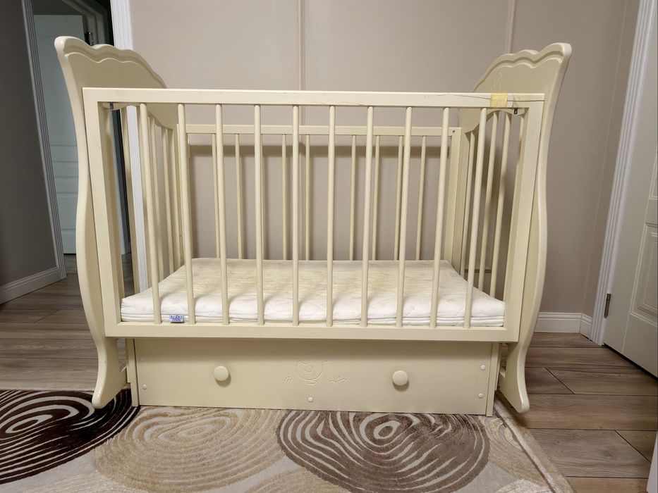 Детская кроватка манеж