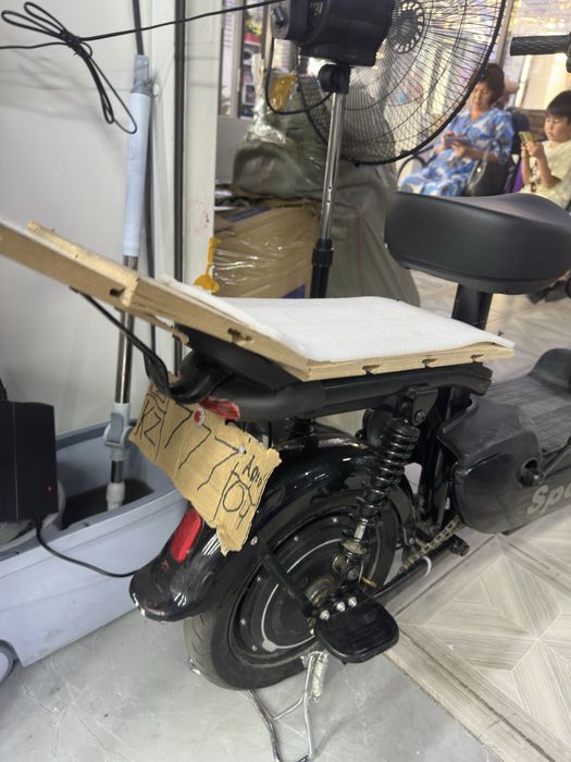 Продам электро скутерв хорошом состаянием