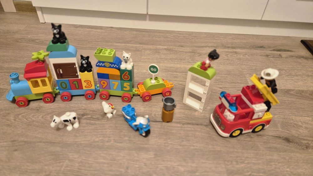 Lego Duplo tren si masina pompieri