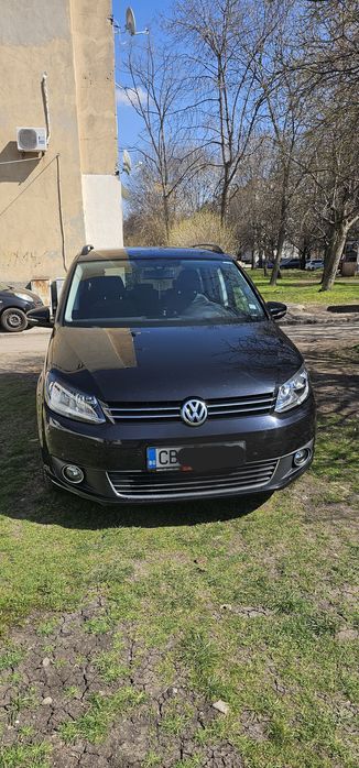 VW Touran 1.4 TSI – 5 места / Паркинг асистент / Подгрев / Мултимедия