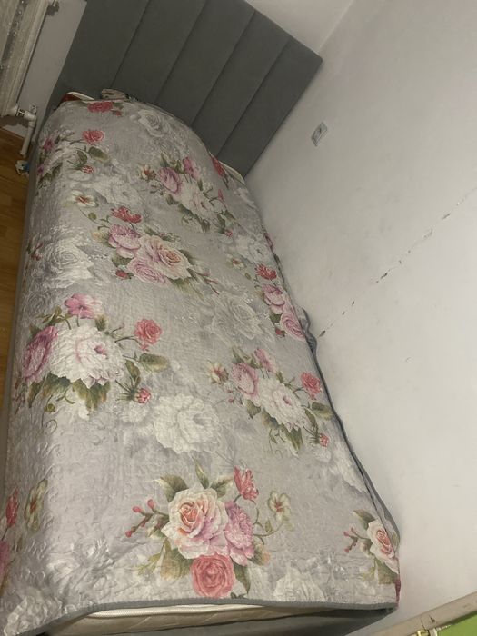 Однаспальная кровать