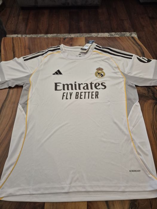 Новите тениски на гранда Реал Мадрид 25/26