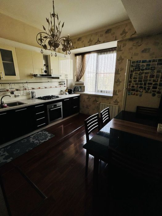 Продаётся квартира в мраморном доме ул. Навои