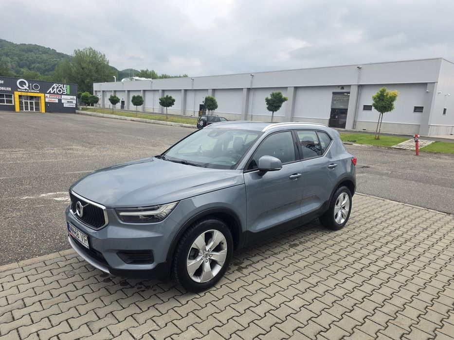 Vând VOLVO XC 40