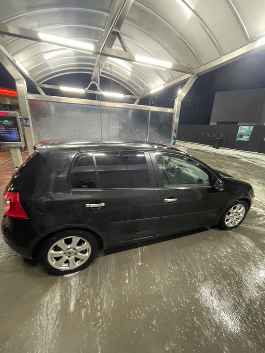 Vând golf V 1.9 Tdi