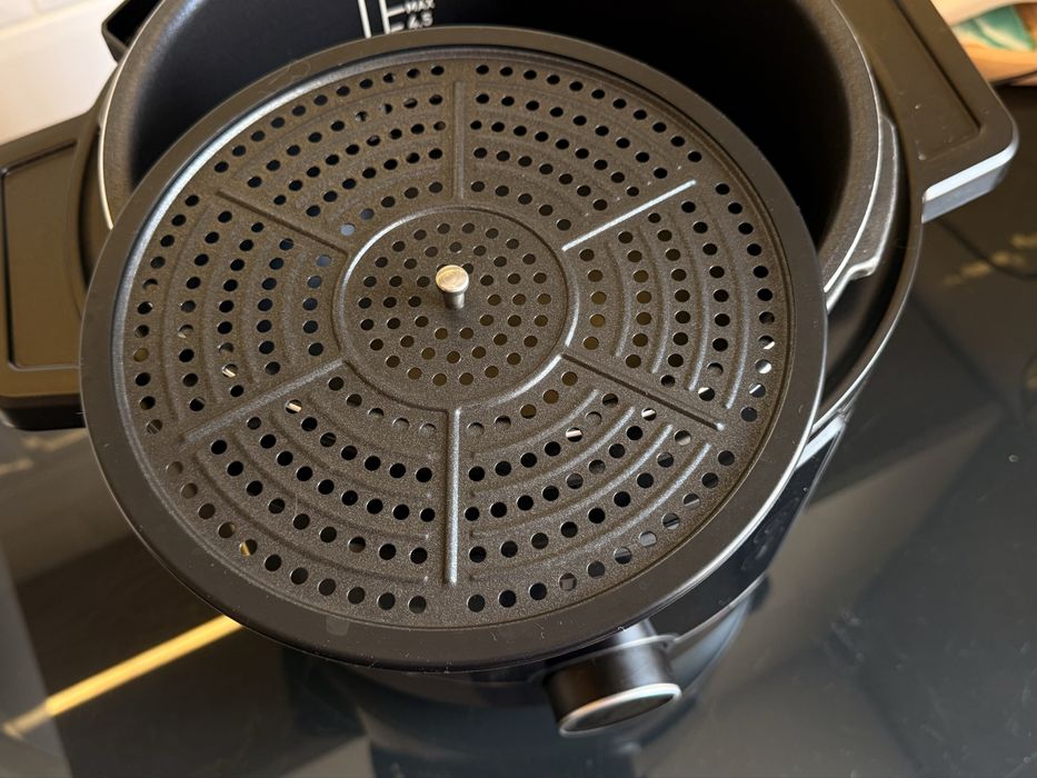 Продавам Мултикукър Tefal Turbo Cuisine & Fry 2-в-1 (7.6L)