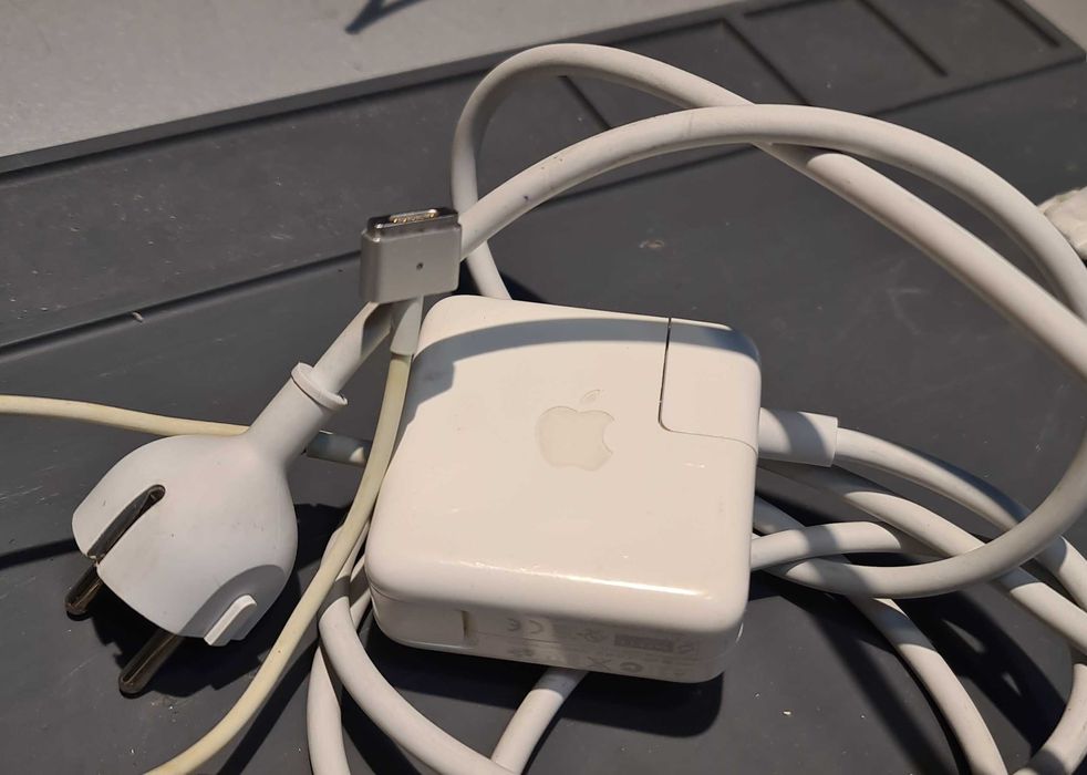 Apple MacBook Air A1466 Блок питания MagSafe 2  45W оригинал б\у