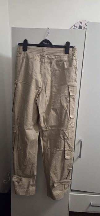 Pantaloni Zara,model cargo,marimea S,stare foarte buna