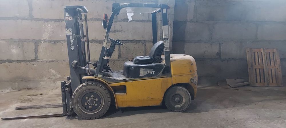 Вилочный погрузчик