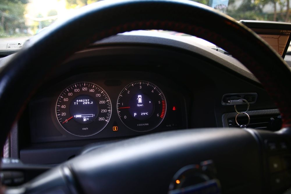Volvo v70 2.4 D5 EDITIE LIMITATA

Dotări:

Interior din piele;
Cutie automată;
Climatizare automată pe două zone;
GPS original Volvo;