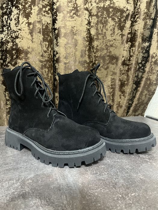 Продам ботинки женские осенние