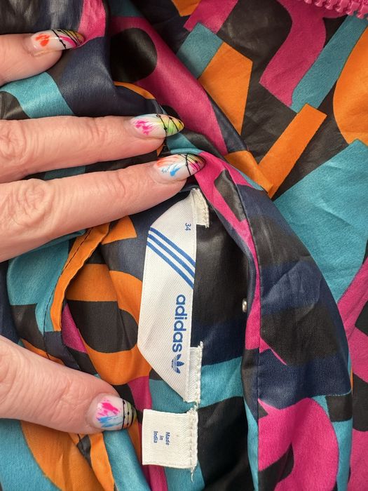 Яке-ветровка adidas