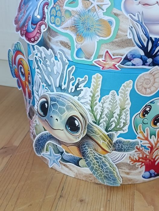 Картонена  "торта" с 3D ефект.