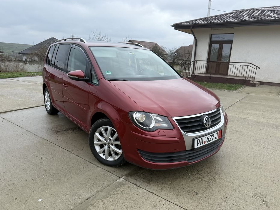 VW TOURAN 2.0 tdi* 140cp* 2010* Impecabil!!!