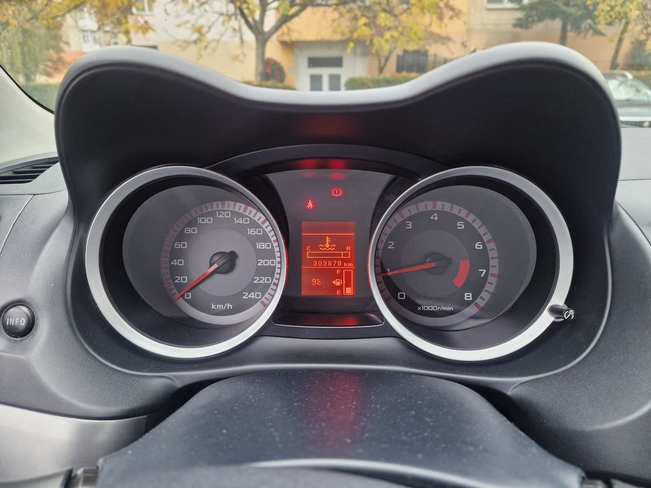 Mitsubishi lancer 1.5 benzina an fabricație 2008.