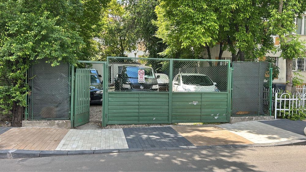 Teren 184 mp2 strada Pecineaga nr.12 A  stradal acte la zi accept vari