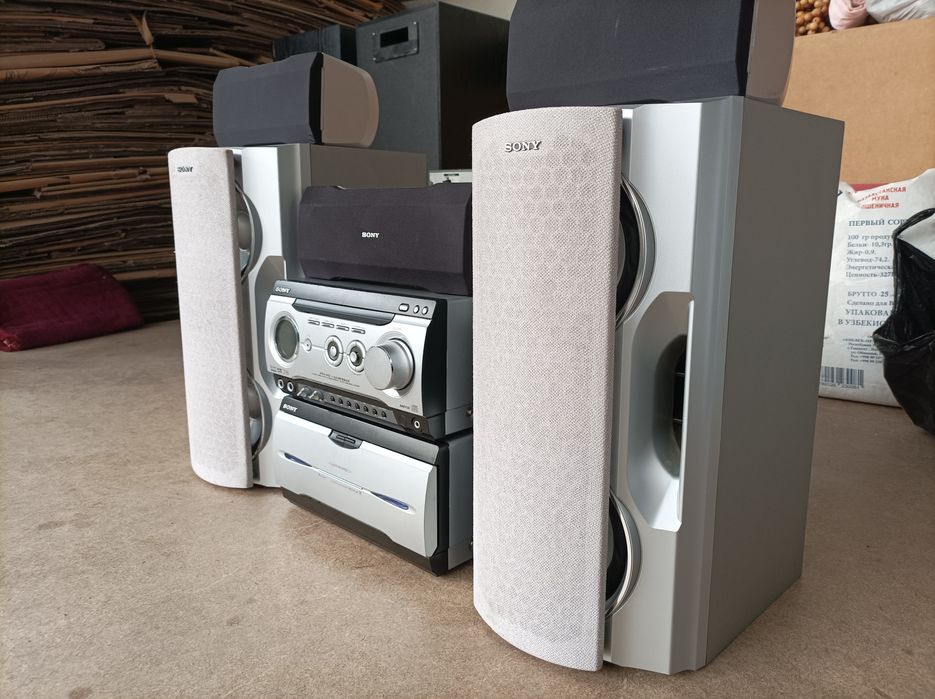 Sony  Sentr sotiladi 4400w p.m.p.o