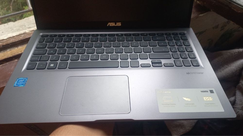 ASUS. x515M. 6 oy garantiya. Korobka dakument bori