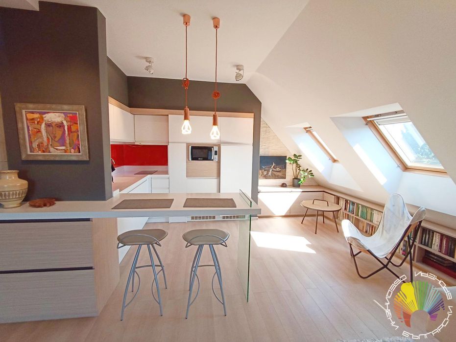 Дава се под наем Двустаен апартамент в Бургас, Център - 76 кв.м за 600 € - Снимка #5