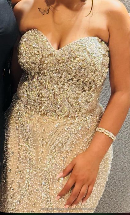 Продава се чисто нов косовски модел само веднъж носена за 4/5 часа