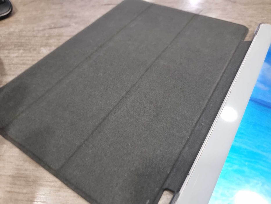 Таблет 10 инча с две СИМ карти