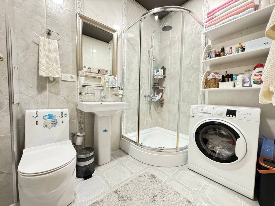 Продается эксклюзивная квартира в доме Попугайчик на Чехова