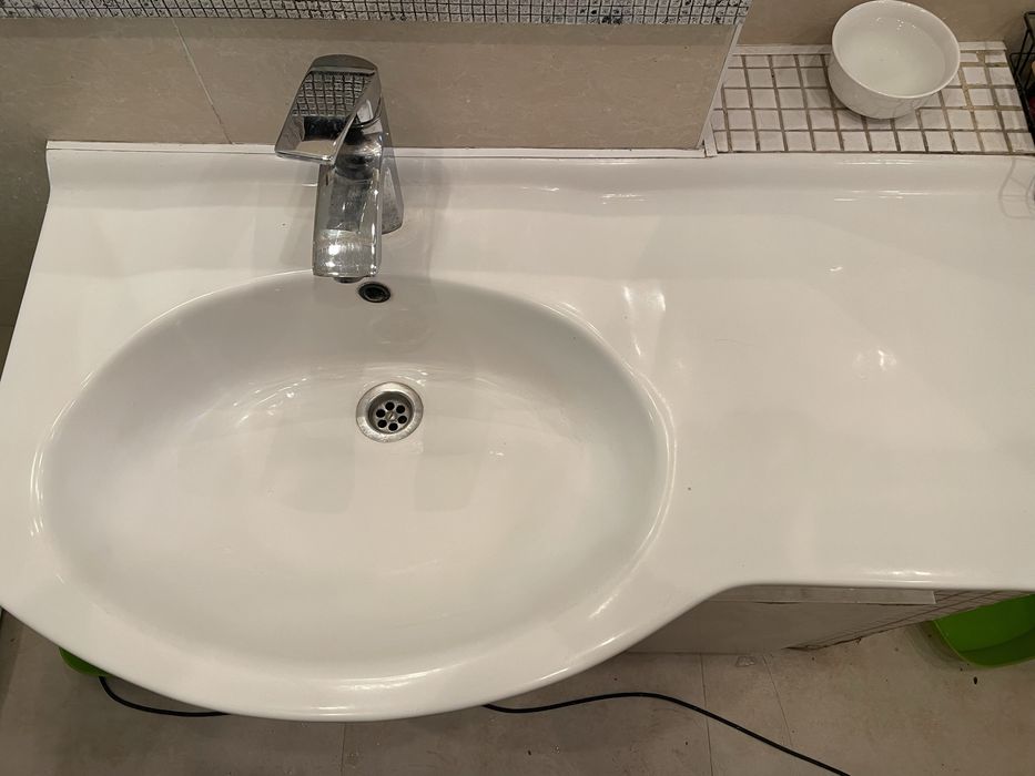 Раковина фаянс со смесителем