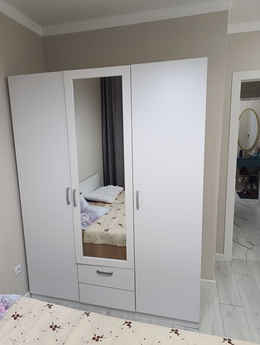 Продам шифоньер для спальни