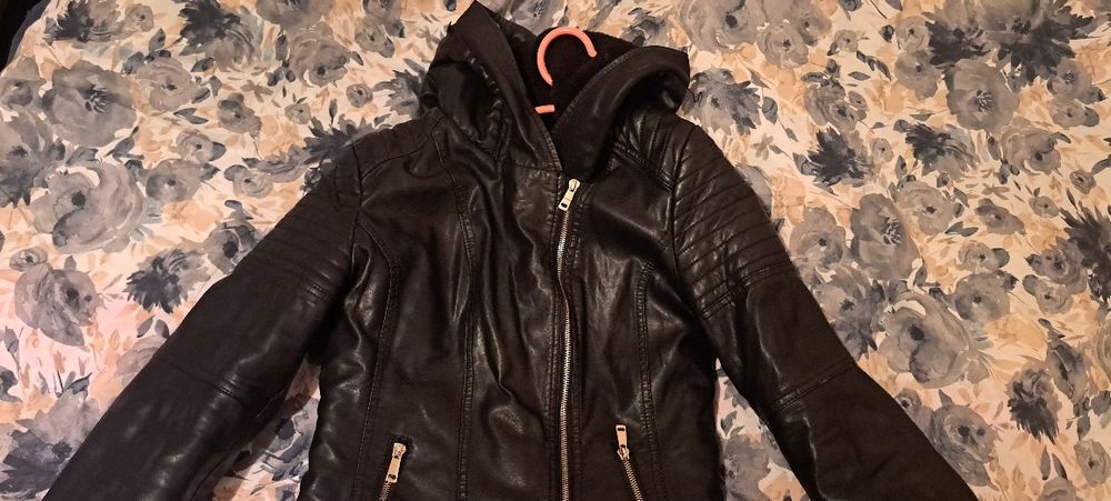 Яке М размер. Използвано само 3 пъти по поводи