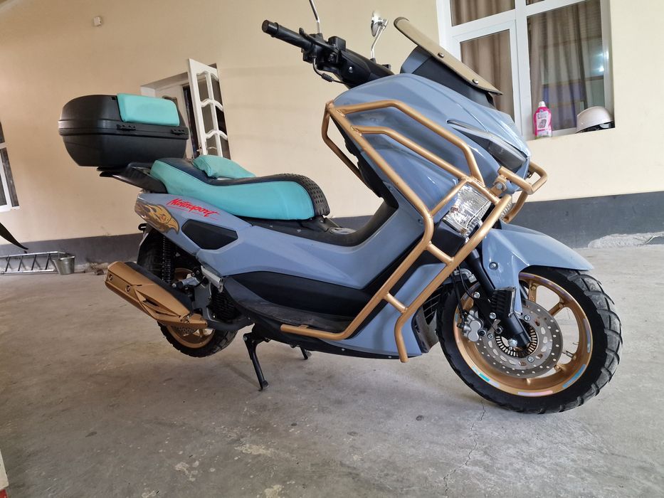 Sukuter sotiladi tezligi 90 bilan yuriydi yangi 3 oy minilgan