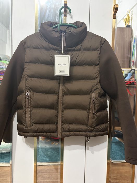 Куртка демисезонная,легкая.В коричневым цвете