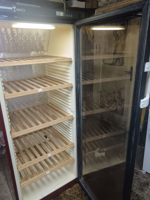 Продавам Витрина