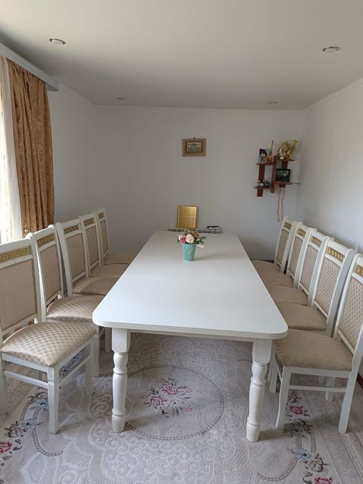 Продам стол стульями