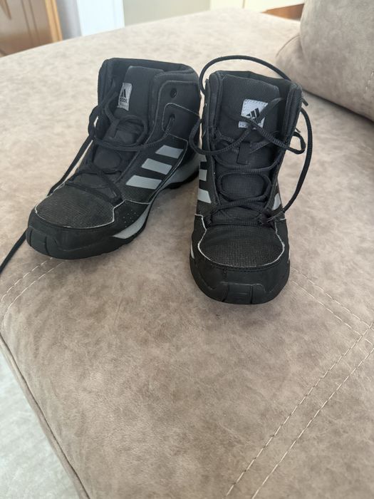 Зимни обувки Adidas
