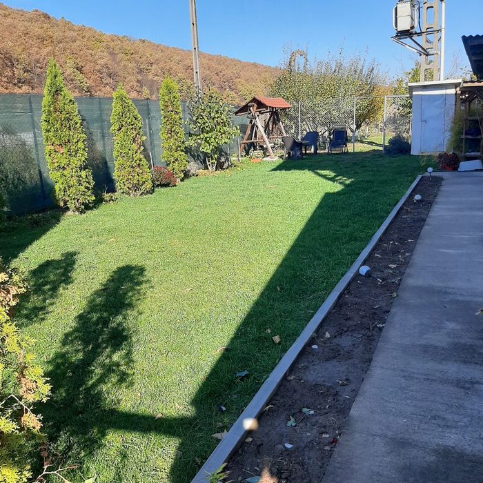 Apartament 3 cam + 10 ari teren ( curte+ livadă)