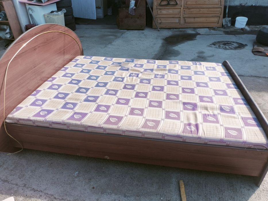 Продам спальный кровать