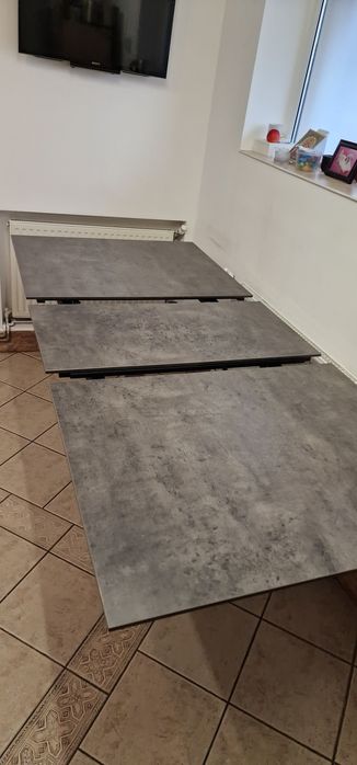 Masă de bucătărie