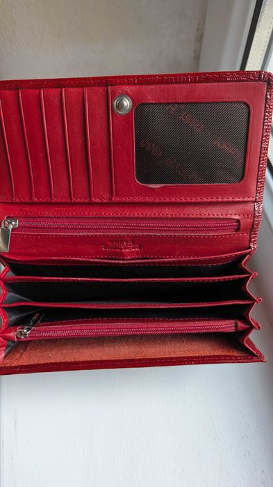 Продам кошелек Karya, красный