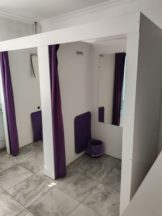 Примерочные кабинки