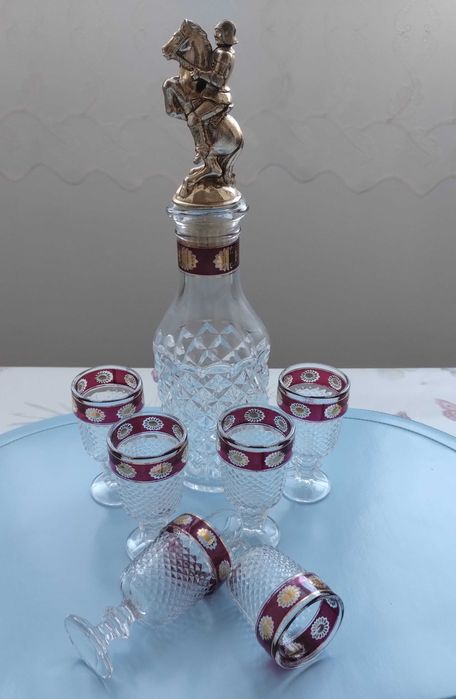 Сервизи за алкохол - винтидж (6 чаши и гарафа с конник)